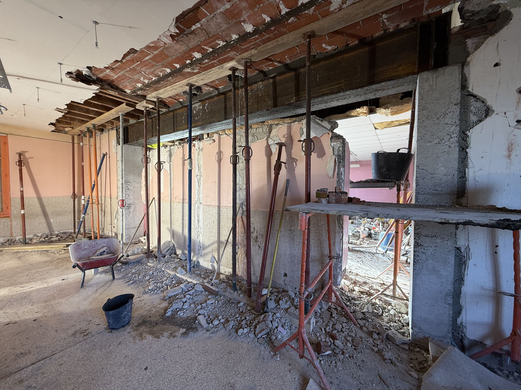 MAISON ASSOCIATIONS BRUGHEAS