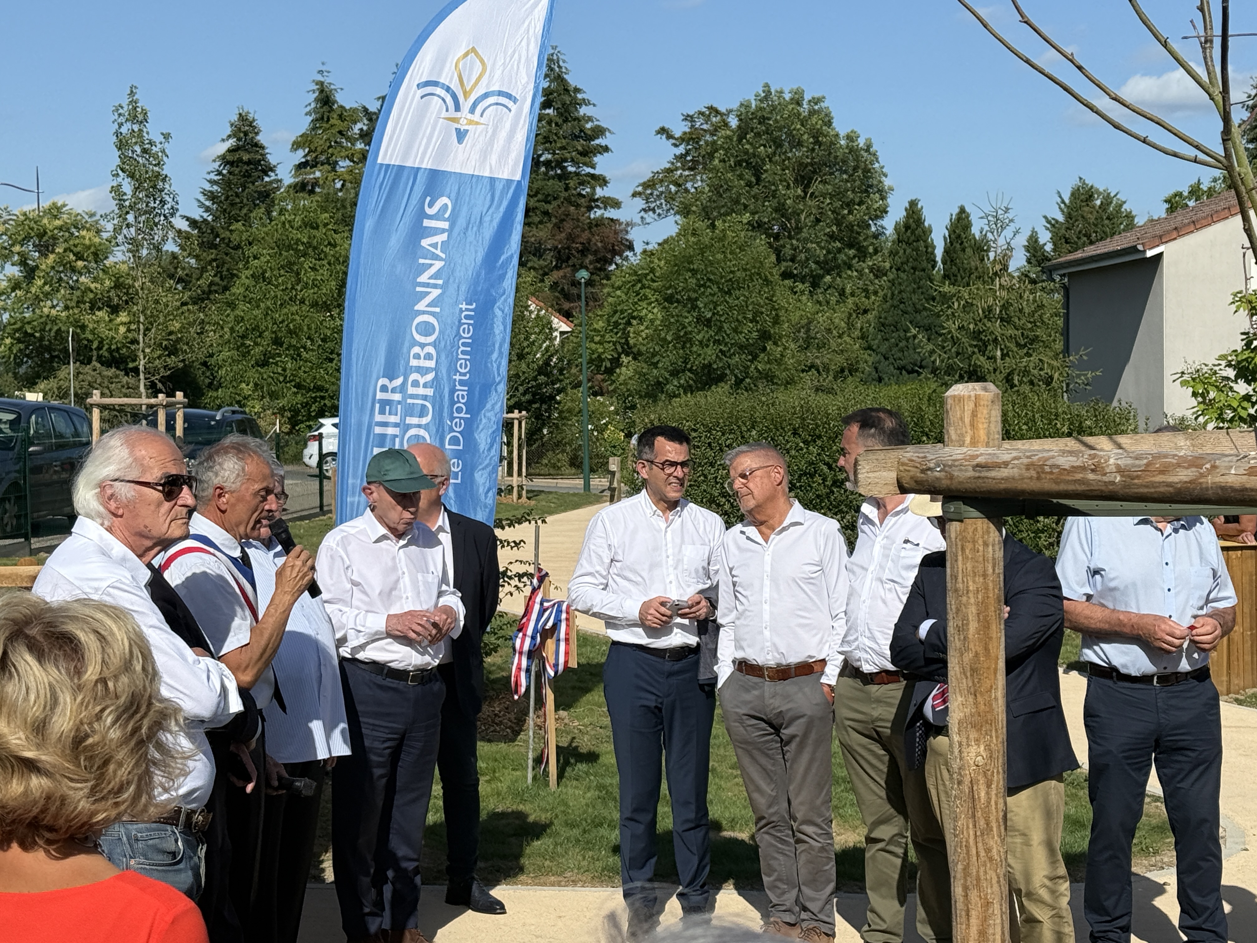 inauguration salle polyvalente Cognat Lyonne